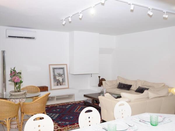Vouliagmeni'S Secret Garden Near The Sea Apartment Атина Екстериор снимка