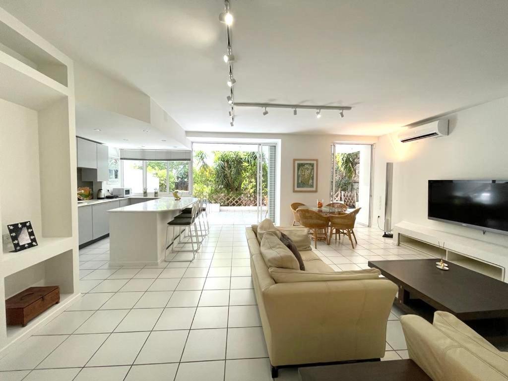 Vouliagmeni'S Secret Garden Near The Sea Apartment Атина Екстериор снимка